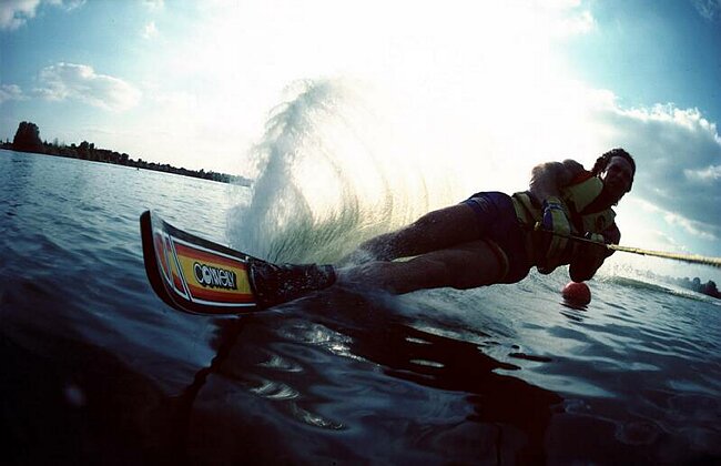 Mike Hazelwood waterskiing.